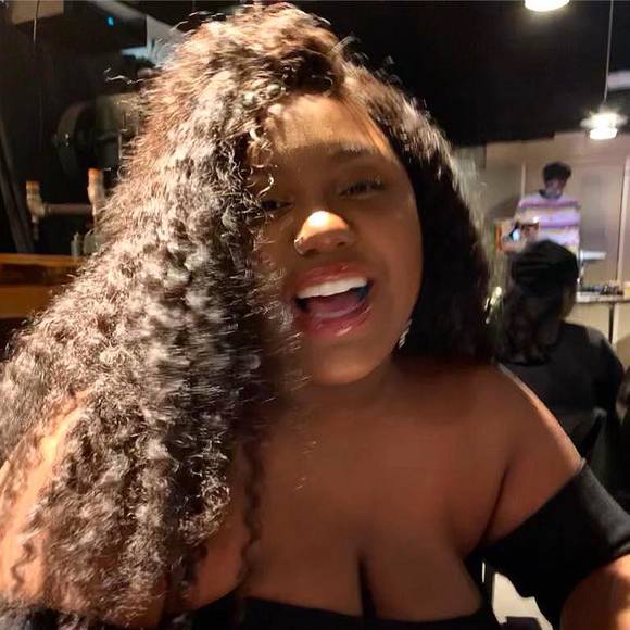 Meet your Posher, Jade - Picture 1 of 1